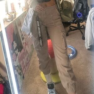 Grunge Tan Cargo Pants Forever 21 ✨💚